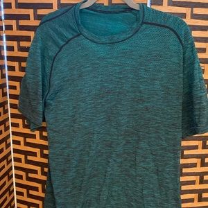 Lulu athletic shirt